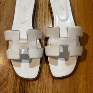 Hermes Oran White Leather Sandals size 40